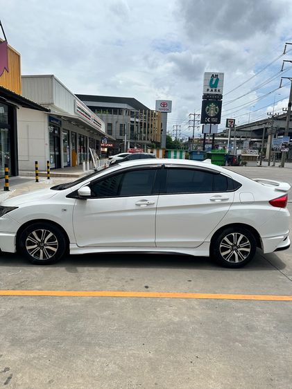 Honda City 2018 1.5 V Sedan เบนซิน ไม่ติดแก๊ส เกียร์อัตโนมัติ ขาว รูปที่ 2