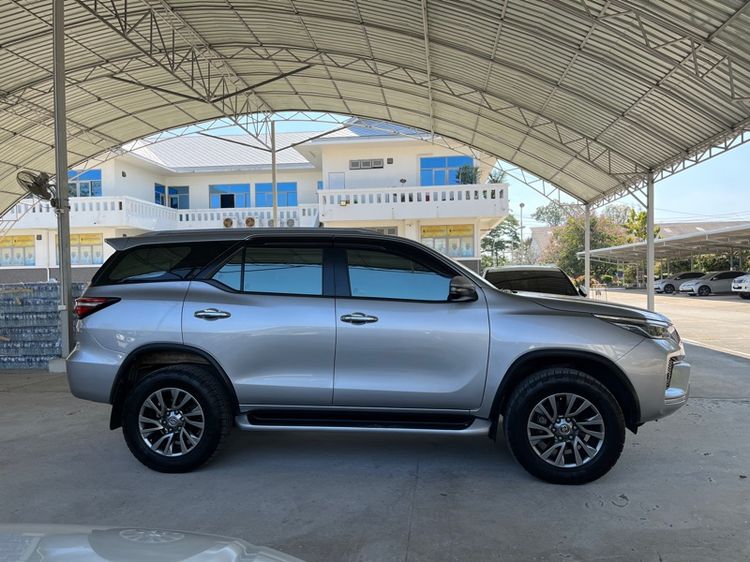 Toyota Fortuner 2021 2.4 G Utility-car ดีเซล ไม่ติดแก๊ส เกียร์อัตโนมัติ เทา รูปที่ 2