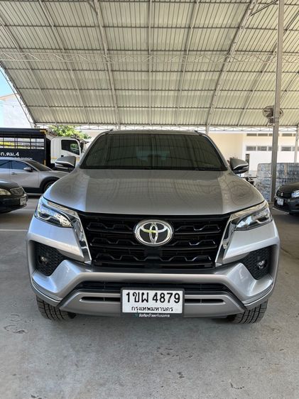 รถ Toyota Fortuner 2.4 G สี เทา