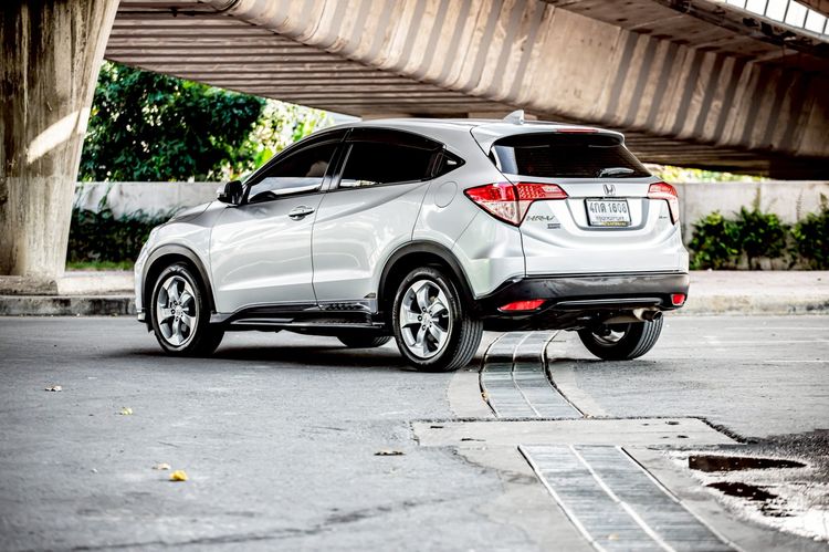 Honda HR-V 2015 1.8 E Utility-car เบนซิน เกียร์อัตโนมัติ เทา รูปที่ 4