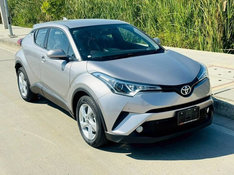 Toyota C-HR 2018 1.8 Mid Sedan เบนซิน ไม่ติดแก๊ส เกียร์อัตโนมัติ เทา รูปที่ 2