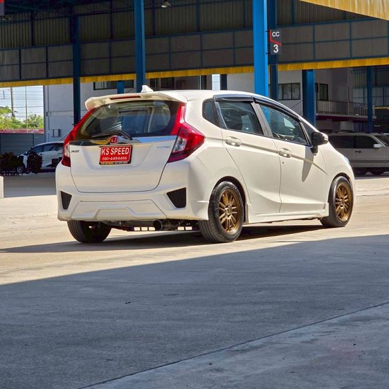 Honda Jazz 2014 1.5 SV i-VTEC Sedan เบนซิน ไม่ติดแก๊ส เกียร์อัตโนมัติ ขาว รูปที่ 4