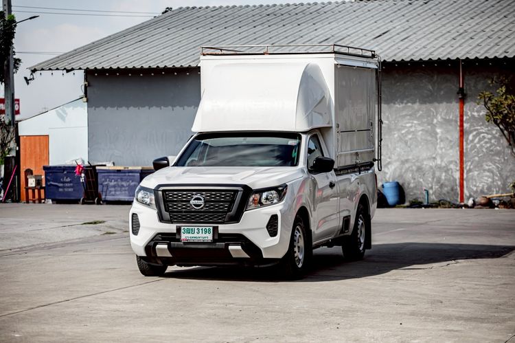 Nissan Navara 2022 2.5 SL Pickup ดีเซล เกียร์ธรรมดา ขาว