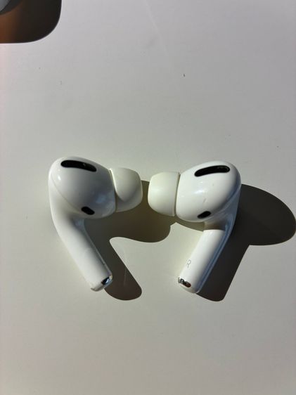 AirPods Pro (1st Gen) with Wireless Charging Case  รูปที่ 2