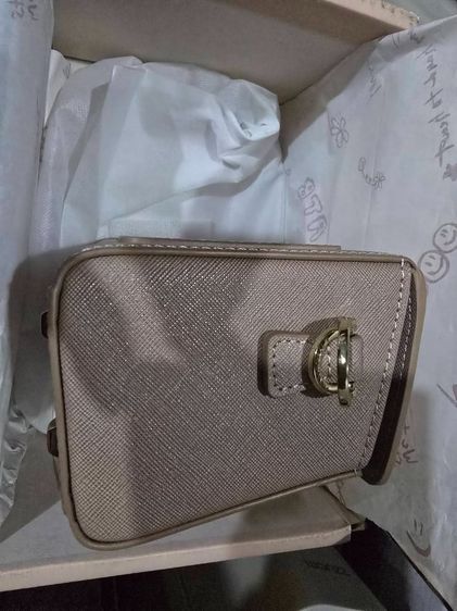 A Treasure Box รุ่น mini luggage สี Oat milk  used like new รูปที่ 9