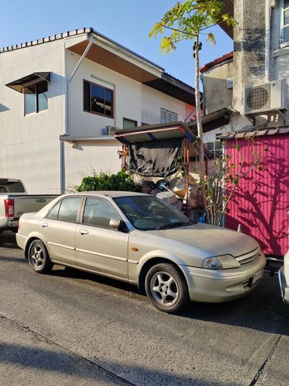 รถ Ford Laser 1.6 GLX สี น้ำตาล
