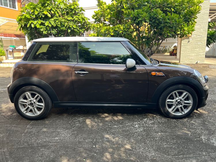 Mini COOPER 3 DOOR HATCH 2011 1.5 Sedan เบนซิน ไม่ติดแก๊ส เกียร์อัตโนมัติ น้ำตาล รูปที่ 4