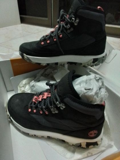 รองเท้าtimberlandพร้อมกล่องสภาพมือหนึ่ง ใครตามหาบูทสวยสวยทักมาค่ะ ใครใส่ได้คุ้มมากค่ะ ส่งให้พร้อมกล่องเลยซื้อมายังไม่เคยใส่ใหญ่เกินไป รูปที่ 5