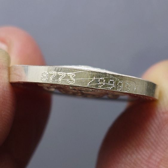 พระพุทธเมตตาเสนานาถ หลังพระปรมาภิไธย ภ.ป.ร. เนื้อเงิน กองทัพบก จัดสร้างเนื่องในวโรกาส 84 พรรษา ร9 ปี2556 พร้อมกล่องเดิม รูปที่ 7