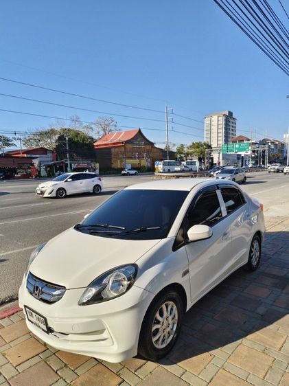 Honda Brio 2013 1.2 Amaze V Sedan เบนซิน ไม่ติดแก๊ส เกียร์อัตโนมัติ ขาว รูปที่ 3