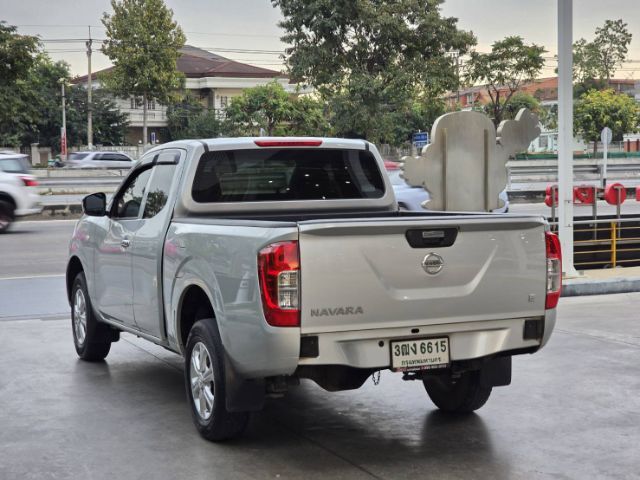 Nissan Navara 2019 2.5 E Pickup ดีเซล ไม่ติดแก๊ส เกียร์ธรรมดา บรอนซ์เงิน รูปที่ 4