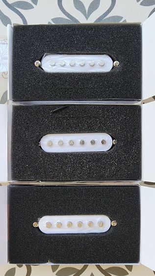 Pickup Guitar Squier Sonic Stratocaster SSS เซรามิกใหม่เพิ่งถอดขาย800บาท