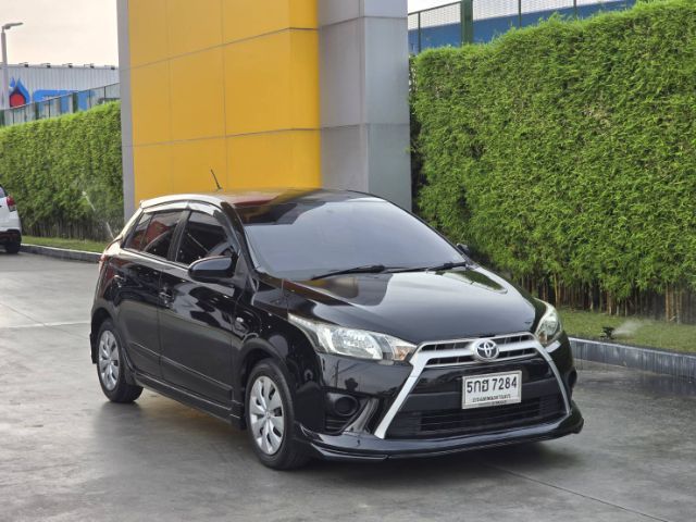 Toyota Yaris 2016 1.2 E Sedan เบนซิน ไม่ติดแก๊ส เกียร์อัตโนมัติ ดำ รูปที่ 3