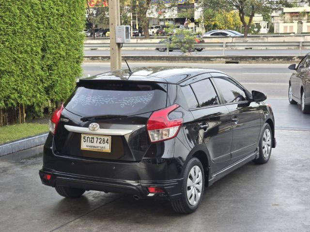 Toyota Yaris 2016 1.2 E Sedan เบนซิน ไม่ติดแก๊ส เกียร์อัตโนมัติ ดำ รูปที่ 4
