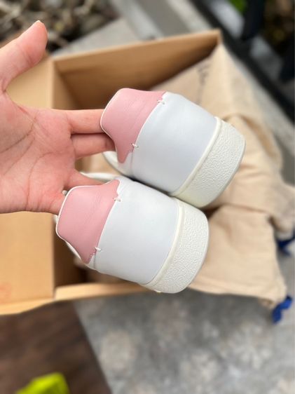 รองเท้าผ้าใบหลุยส์วิกตอง  รูปที่ 5