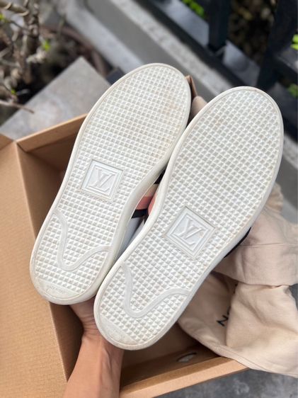 รองเท้าผ้าใบหลุยส์วิกตอง  รูปที่ 8