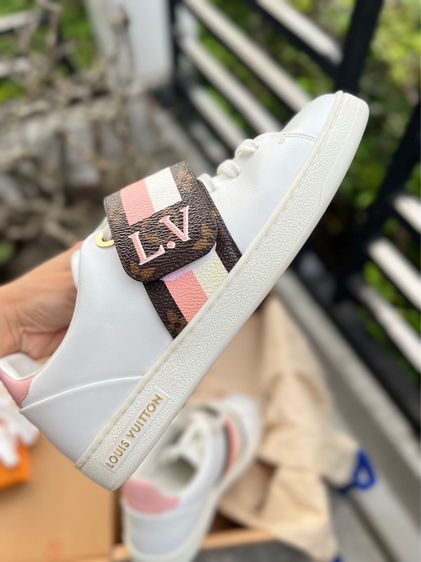 รองเท้าผ้าใบหลุยส์วิกตอง  รูปที่ 7