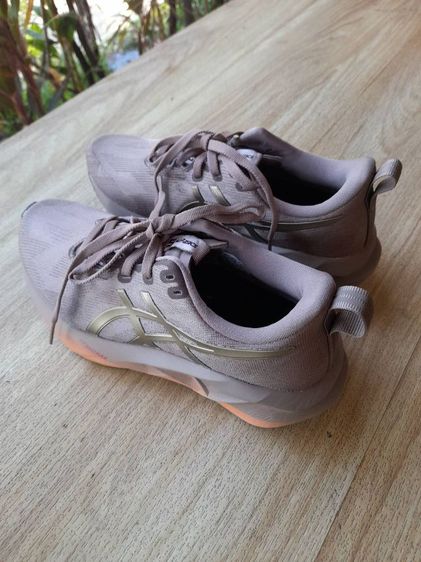 รองเท้า asics แท้ ซื้อจาก shop asics online ไม่เคยใช้งานจริง size6H woman