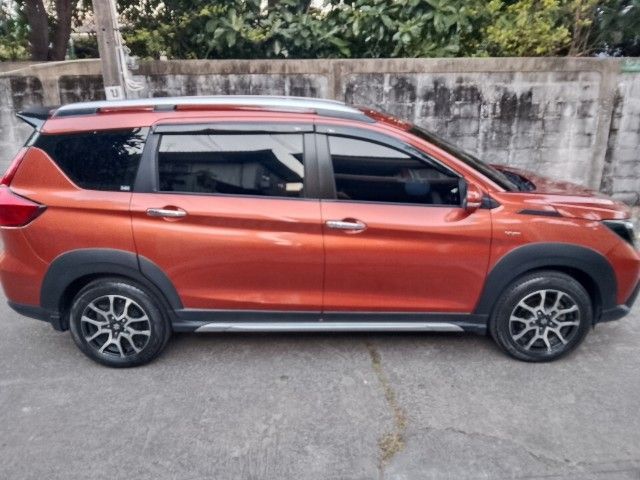 รถ Suzuki XL7 1.5 GLX สี ส้ม