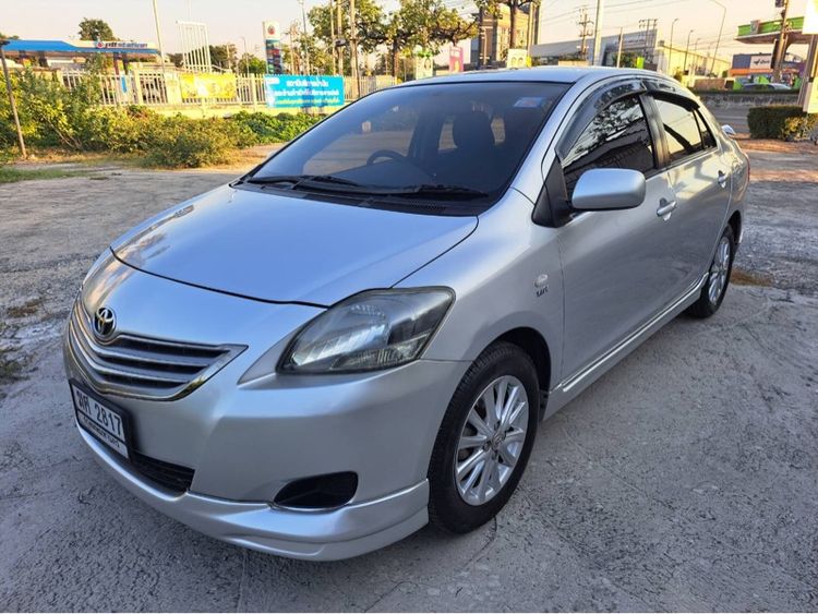 รถ Toyota Vios 1.5 J สี บรอนซ์เงิน