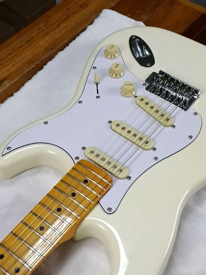 กีต้าร์ไฟฟ้า Gusta gst01 vintage ใช้งานน้อย รูปที่ 5