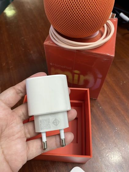 Apple HomePod Mini ราคาตัวละ 3,000 บาท สภาพ : 100เปอร์เซ็น  อุปกรณ์ ครบถ้วนทุกอย่างไม่ขาดเลย ลำโพง  หัวชาร์จ  คู่มือ กล่องยังมีพลาสติกหุ้ม รูปที่ 5