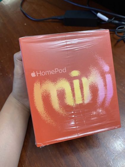 Apple HomePod Mini ราคาตัวละ 3,000 บาท สภาพ : 100เปอร์เซ็น  อุปกรณ์ ครบถ้วนทุกอย่างไม่ขาดเลย ลำโพง  หัวชาร์จ  คู่มือ กล่องยังมีพลาสติกหุ้ม รูปที่ 6