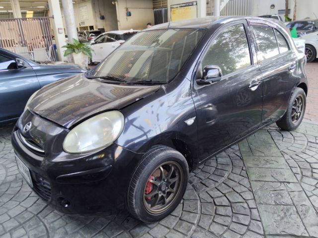 รถ Nissan March 1.2 E สี ดำ