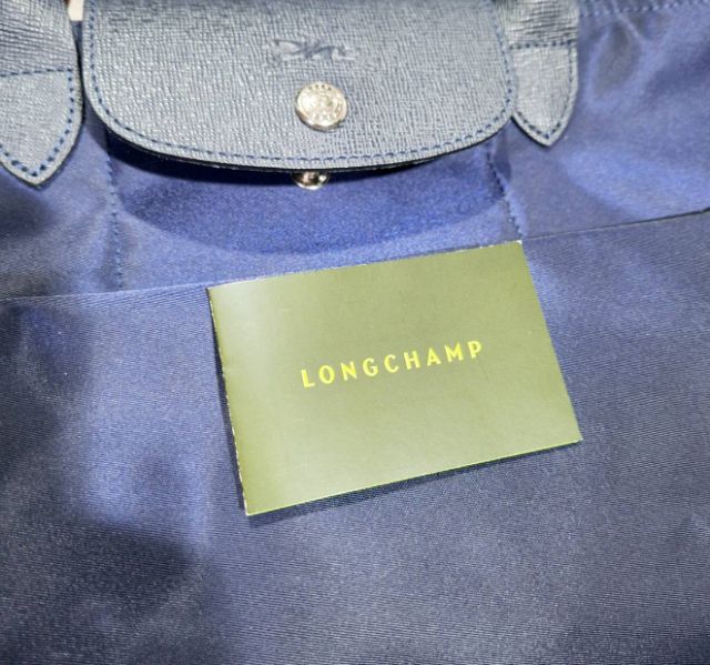 หญิง น้ำเงิน Longchamp Le Pliage Neoสีกรมท่า รุ่นมีสายสะพาย ของแท้ สภาพดี