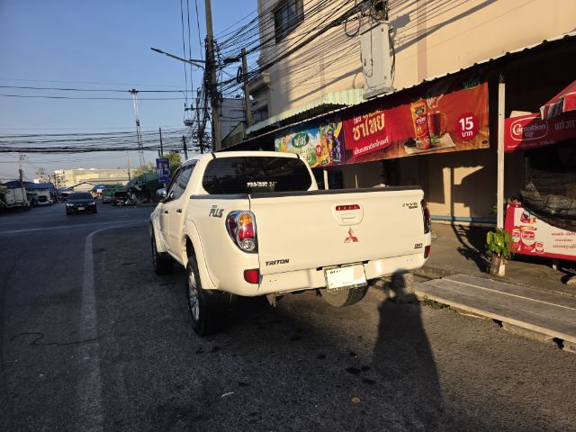 รถ Mitsubishi Triton 2.5 Plus VG Turbo สี ขาว