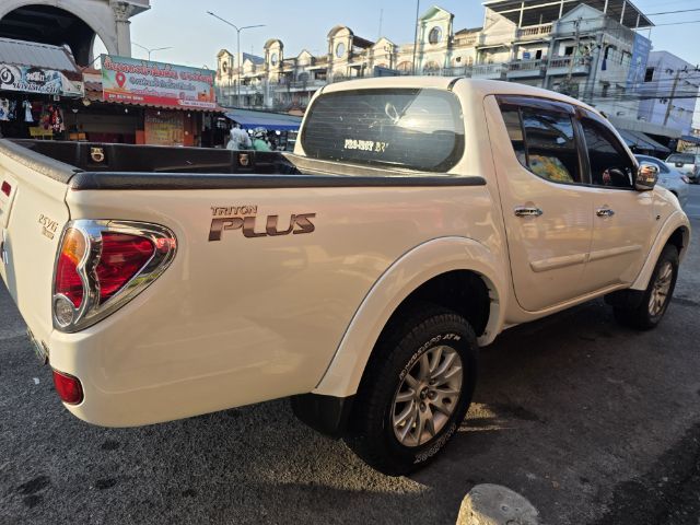 Mitsubishi Triton 2014 2.5 Plus VG Turbo Pickup ดีเซล ไม่ติดแก๊ส เกียร์ธรรมดา ขาว รูปที่ 2