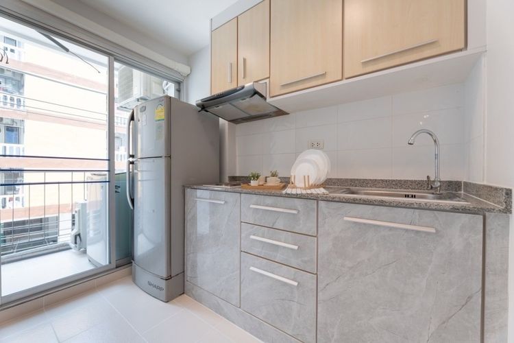 อื่นๆ ตกแต่งครบ ขายคอนโดพร้อมอยู่ ใจกลางห้วยขวาง รูปที่ 2