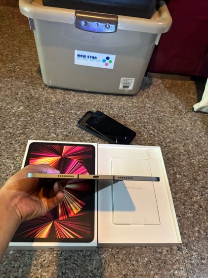 ขายiPadPro11นิ้ว M1 สีSpace Gray 256กิ๊กWifi Celluer ใส่ซิมได้มีกล่องอีมี่ตรงจอสวยกริปๆหายากมากๆถูกมากกกก รูปที่ 4