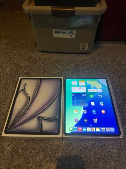 Apple 256 GB ขายiPadAir13นิ้ว M2 สีSpace Gray256กิ๊กยกกล่องอีมี่ตรงแบต99หายากมากๆจอขาวๆสวยๆใช้งานดีถูกๆ