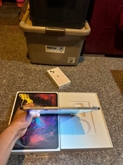 ขายiPadPro12.9สีดำ64กิ๊กไร้รอยตกจอสวยกริปหายากมากๆมีกล่องอีมี่ตรงสูนTrueใช้งานดีถูกๆๆๆมากกก รูปที่ 3