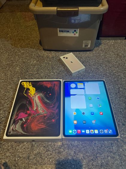 Apple 64 GB ขายiPadPro12.9สีดำ64กิ๊กไร้รอยตกจอสวยกริปหายากมากๆมีกล่องอีมี่ตรงสูนTrueใช้งานดีถูกๆๆๆมากกก