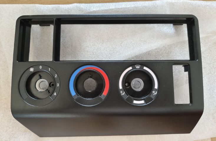 หน้ากากวิทยุ BMW E36 COMPACT ปี 95-2000 เป็นของแท้ ของใหม่ เหลืออันสุดท้ายแล้วครับ