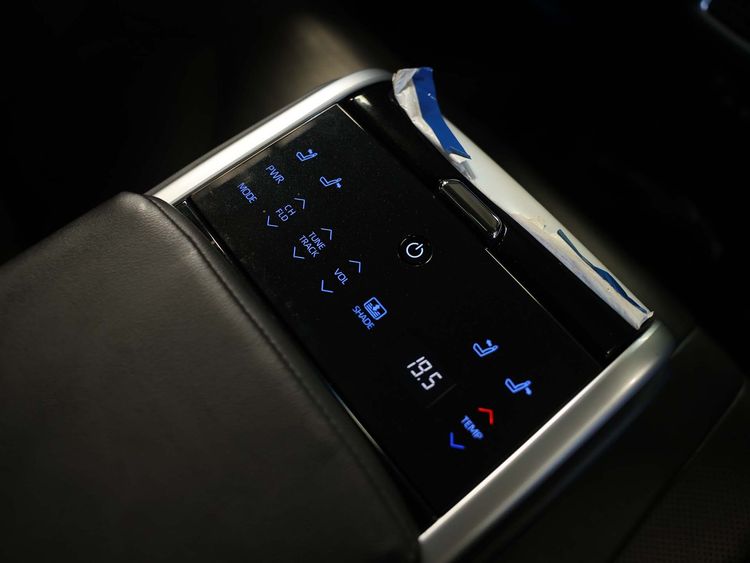 Toyota Camry 2020 2.5 Hybrid Premium Sedan ไฮบริด ไม่ติดแก๊ส เกียร์อัตโนมัติ บรอนซ์เงิน รูปที่ 4