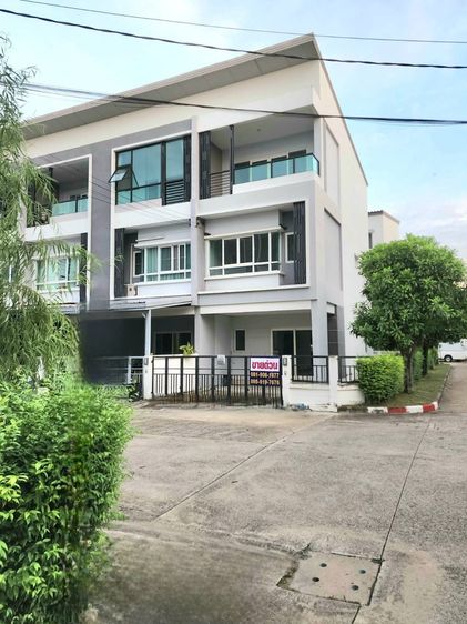 อื่นๆ ไม่มี 2018  ขายทาวน์โฮมย่านวัชรพล-ห้าแยก 3ชั้น (หลังมุม)  หมู่บ้านดอะริคโค่ทาวน์ วัชรพล ซอยร่วมมิตรพัฒนา ท่าแร้ง บางเขน