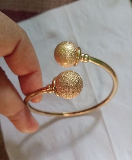 กำไลสีทอง งานนอก ใส่สวยค่ะ รูปที่ 2