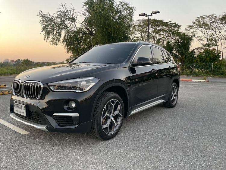 BMW X1 2020 2.0 sDrive18d xLine Sedan ดีเซล ไม่ติดแก๊ส เกียร์อัตโนมัติ ดำ รูปที่ 4
