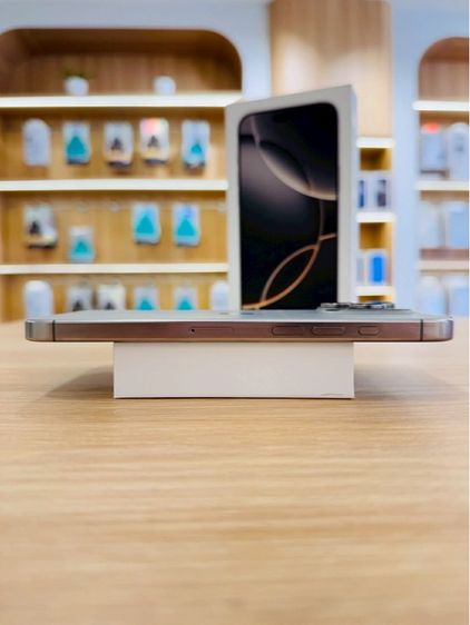 iPhone 16 Pro Max 512GB Natural Titanium มีร่องรอยบ้าง โดยรวมสวย แบต 94 สอบถามเพิ่มเติมได้ครับ รูปที่ 7