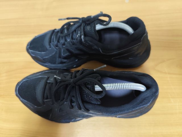 ASICS 42.0 26.5 แท้ มือสอง ดำล้วน รูปที่ 12