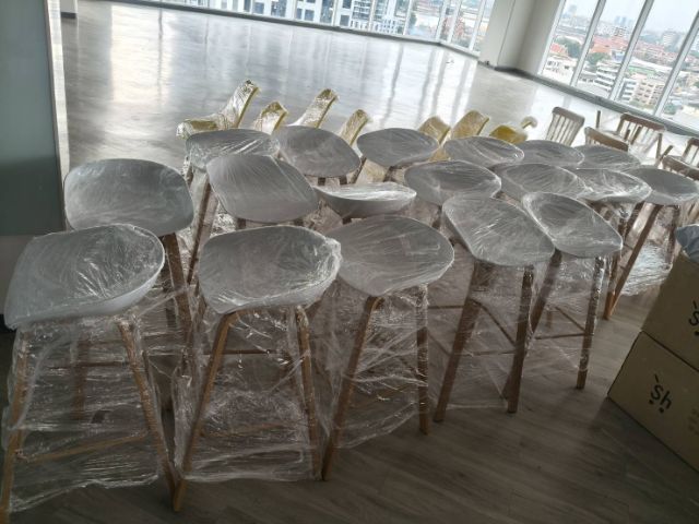 เก้าอี้บาร์ทรงสูง  ขนาดสินค้า 47x52x76cm. (เป็นสินค้าสั่งผลิต3-5วัน) ไม่รวมค่าจัดส่งทางร้านมีบริการจัดส่งด้วยขนส่งลาล่ามูฟลูกค้าต้องเป็นคนชำระค่าขนส่งเองค่าจัดส่งตามจริงค่ะเป็นสินค้ามือ 1 ทางร้านมีบริการประกอบให้ค่ะ รูปที่ 3