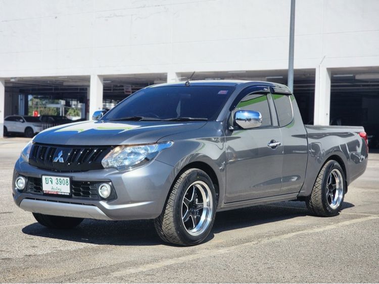 Mitsubishi Triton 2017 All New Mega Cab 2.5 GLX Pickup ดีเซล ไม่ติดแก๊ส เกียร์ธรรมดา เทา รูปที่ 3