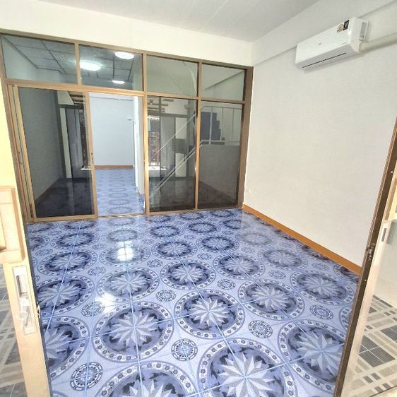 2025 มีบางส่วน ใช่ ขายบ้านหรรษา93 เลขที่ 150-130ซอย10 อ้อมน้อบ กระทุ่มแบน สมุทรสาคร 16ตรว.2ชั้น2นอน2น้ำ1,590,000.-สนใจสอบถาม  099-2514656 รูปที่ 4