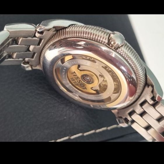 Swiss Made(Auto)Tissot Classic ขนาด 40 มิล ระบบออโต้สำรองพลังงาน 80 ชั่วโมง ไม่ใช้ถ่าน สภาพสวย ของจริงดูดีกว่าในรูปเยอะ รุ่นนี้ของใหม่เกือบ 30,000 บาท ขอส่งต่อ 8500บาท ครับ รูปที่ 15