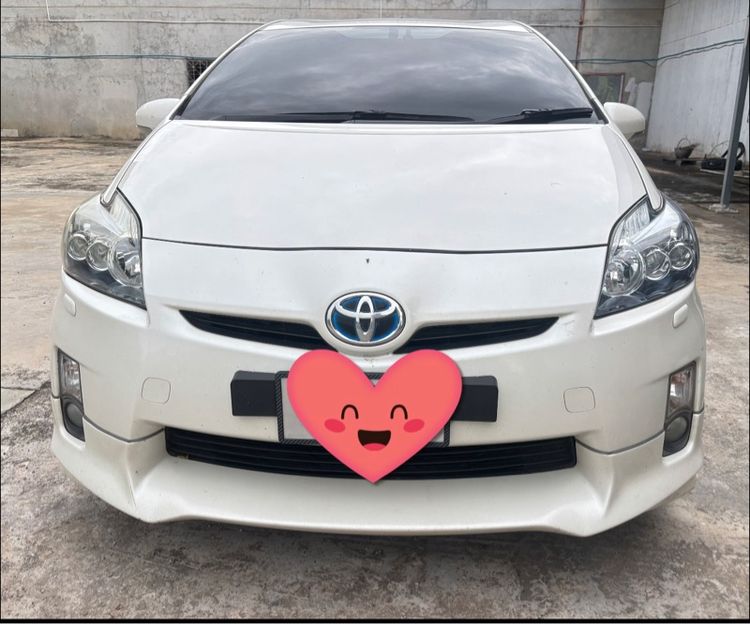 รถ Toyota Prius 1.8 Hybrid TRD Sportivo II สี ขาว
