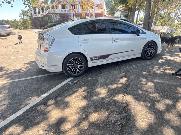 Toyota Prius 2012 1.8 Hybrid TRD Sportivo II Sedan ไฮบริด ไม่ติดแก๊ส เกียร์อัตโนมัติ ขาว รูปที่ 4