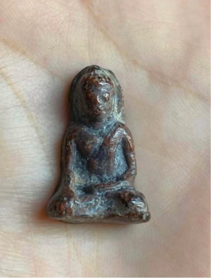 พระร่วงนั่งลพบุรี